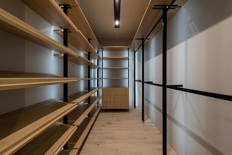 Tips for a Tidy Closet That Stays Organized All Year